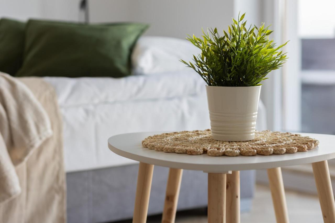 Ursus Sunny Studio For 4 Guests With Parking & Balcony By Noclegi Renters Warsaw Ngoại thất bức ảnh