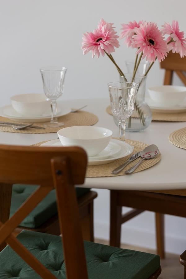 Ursus Sunny Studio For 4 Guests With Parking & Balcony By Noclegi Renters Warsaw Ngoại thất bức ảnh